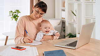 Práce na mateřské dovolené: Tipy na práci pro maminky